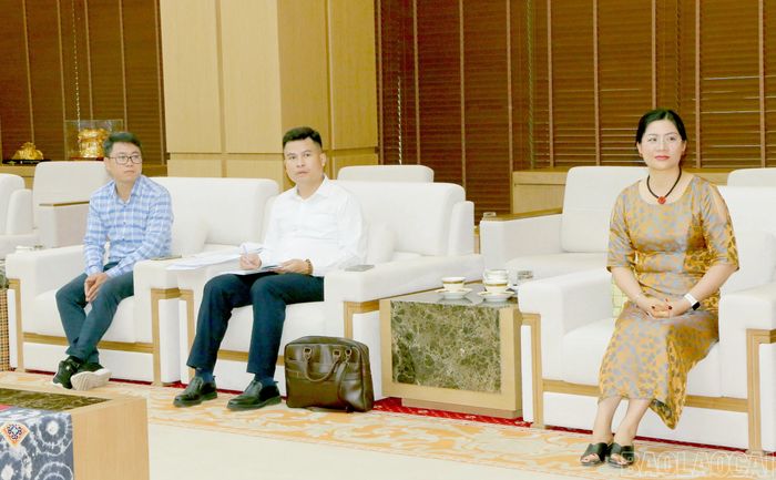 Các đại biểu tham dự buổi tiếp.