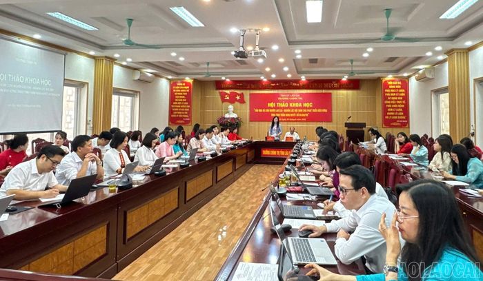  Quang cảnh hội thảo. 