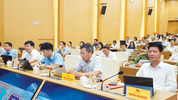 Đồng chí Nguyễn Thế Phước - Phó Bí thư Tỉnh ủy, Chủ tịch Ủy Ban MTTQ Việt Nam tỉnh và các đại biểu dự hội nghị tại điểm cầu tỉnh Lào Cai.