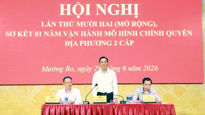 Đồng chí Nguyễn Trung Kiên - Bí thư Đảng ủy, Chủ tịch HĐND xã Mường Bo phát biểu kết luận hội nghị.