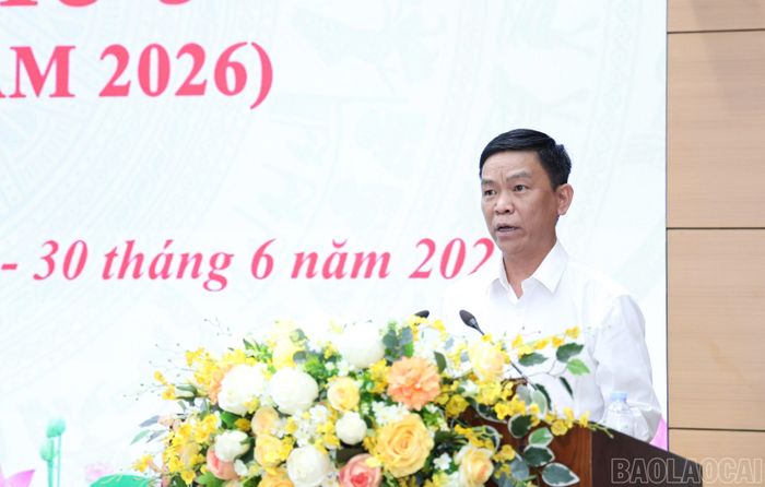 Phó Giám đốc Sở Nông nghiệp và Môi trường phát biểu giải trình tại kỳ họp.