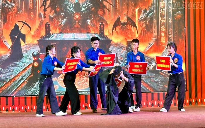  Nhiều tiểu phẩm được dàn dựng công phu, khai thác những tình huống gần gũi trong đời sống. 