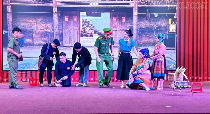 Tiểu phẩm "Vén màn Sương" của đội Đoàn xã Pha Long đạt giải tiểu phẩm xuất sắc.
