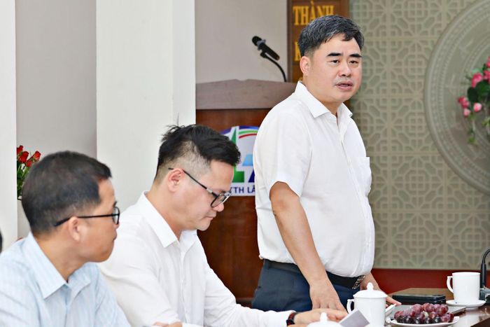 PGS.TS Phạm Minh Tuấn, Phó Tổng Biên tập Tạp chí Cộng sản phát biểu tại buổi làm việc