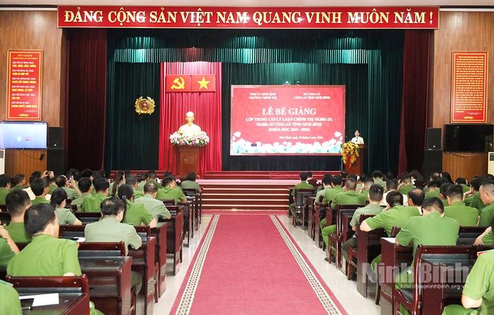 Quang cảnh Lễ bế giảng.