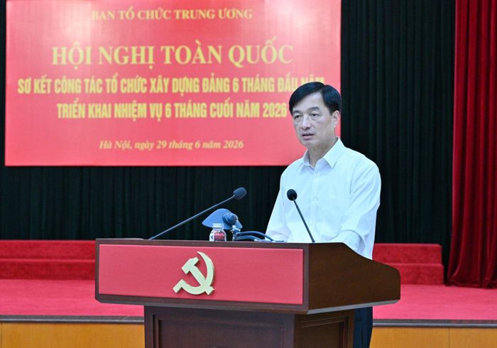 Đồng chí Nguyễn Duy Ngọc, Ủy viên Bộ Chính trị, Bí thư Trung ương Đảng, Trưởng Ban Tổ chức Trung ương phát biểu kết luận hội nghị. Ảnh: ĐCSVN