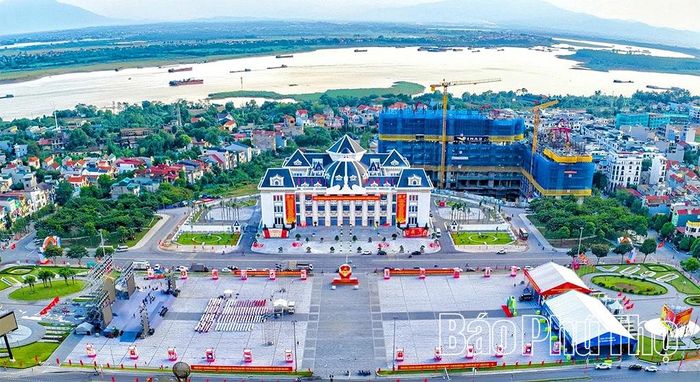 Đô thị Việt Trì được định hướng là đô thị trung tâm cấp vùng, hạt nhân liên kết trong hệ thống đô thị tỉnh Phú Thọ giai đoạn 2026-2030.