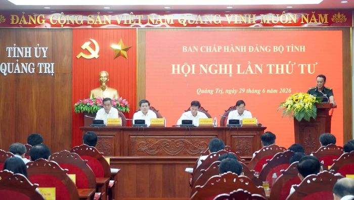 Đại biểu trình bày tham luận tại hội nghị - Ảnh: N.M