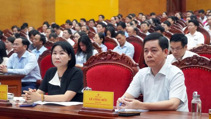 Các đồng chí lãnh đạo UBKT Tỉnh ủy dự hội nghị tại điểm cầu tỉnh Quảng Trị - Ảnh: N.M