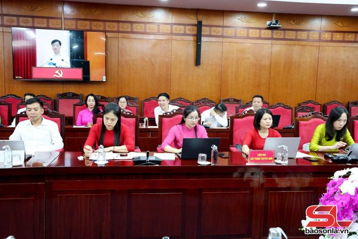 Các đại biểu dự hội nghị.