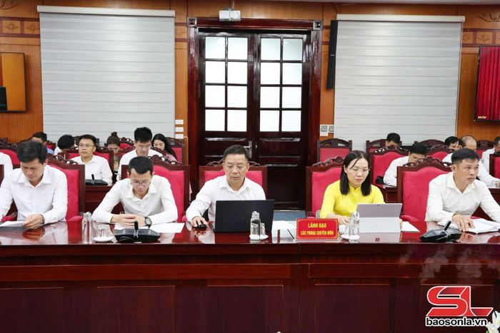 Các đại biểu dự hội nghị.