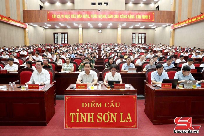 Các đại biểu dự hội nghị tại điểm cầu Tỉnh ủy Sơn La.