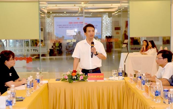  Phó Chủ tịch UBND thành phố Trần Hữu Thùy Giang phát biểu định hướng hội thảo