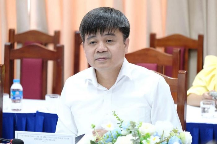 TS. Nguyễn Văn Hội - Viện trưởng Viện Nghiên cứu Chiến lược, Chính sách Công Thương phát biểu tại buổi làm việc - Ảnh: Cổng thông tin điện tử Bộ Công Thương/Lê An
