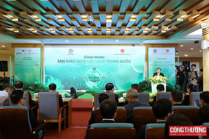 Ông Lương Hải Sinh khẳng định việc vận hành sàn giao dịch các-bon không chỉ là nhiệm vụ chuyên môn mà còn gắn với mục tiêu phát triển kinh tế xanh và nâng cao năng lực cạnh tranh của doanh nghiệp Việt Nam