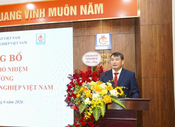 Đồng chí Dương Mạnh Tiến - Viện trưởng Viện Hóa học Công nghiệp Việt Nam phát biểu nhận nhiệm vụ
