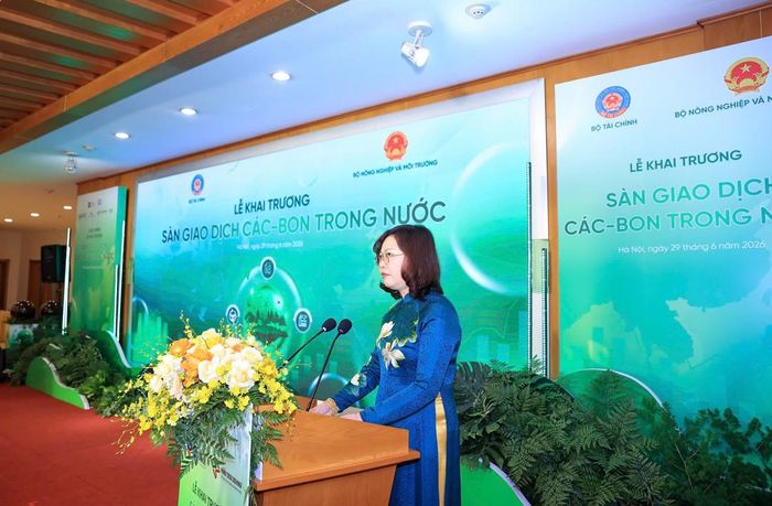 Chủ tịch Ủy ban Chứng khoán Nhà nước, bà Vũ Thị Chân Phương phát biểu tại lễ khai trương. Ảnh: Đức Thanh