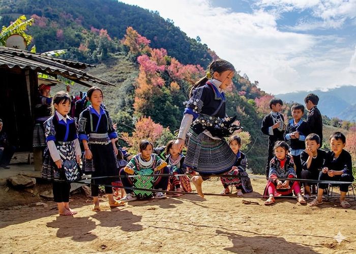 Trẻ em vùng cao tham gia các hoạt động vui chơi, góp phần phát triển toàn diện về thể chất và kỹ năng. Ảnh nguồn: Laocai.gov.vn