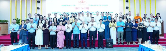 Đoàn đại biểu tham dự hội nghị