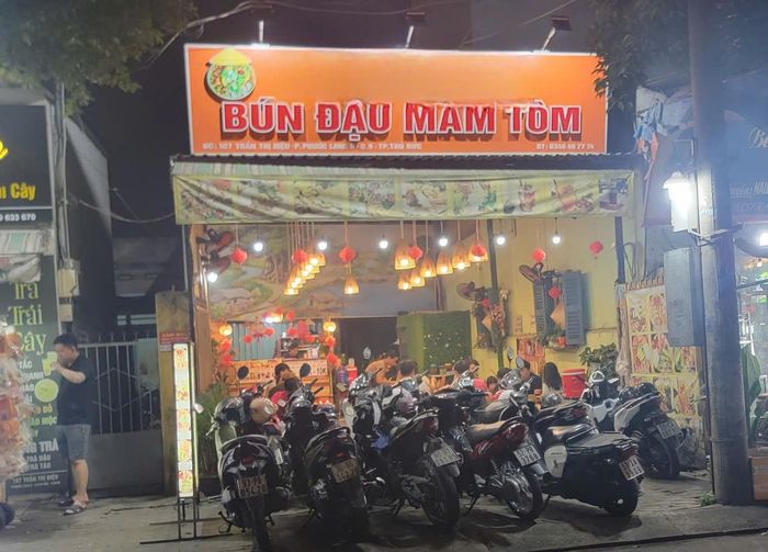 Sắp tới, tại TP. Hồ Chí Minh, các cơ sở kinh doanh ăn uống sẽ do UBND cấp xã cấp giấy chứng nhận cơ sở đủ điều kiện vệ sinh ATTP?. Ảnh: Quang Phương