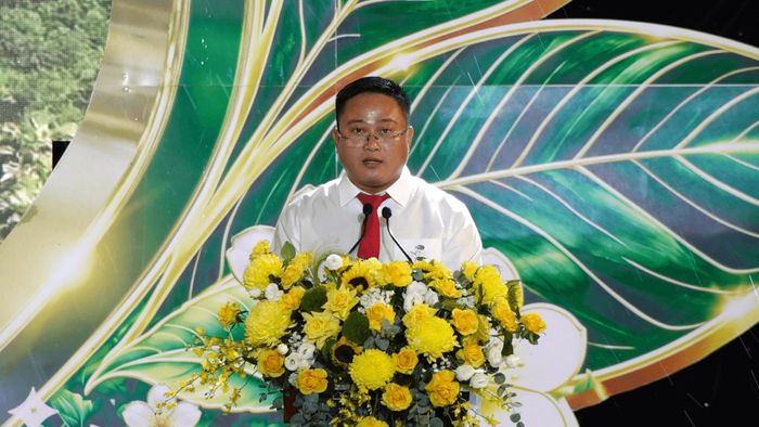 Phó Bí thư Đảng ủy, Chủ tịch UBND xã Vô Tranh Hoàng Xuân Thủy, phát biểu tại Chương trình. Ảnh: Đồng Văn Thưởng