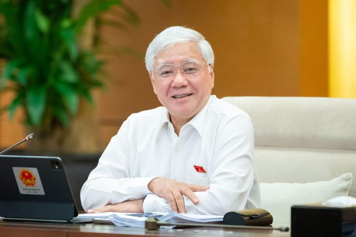 Phó Chủ tịch Thường trực Quốc hội Đỗ Văn Chiến phát biểu