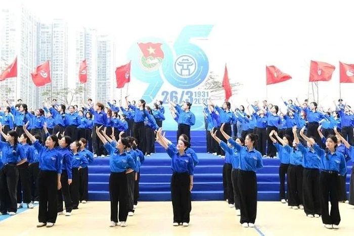 Tuổi trẻ Thủ đô trong lễ ra quân Tháng Thanh niên năm 2026. Ảnh: Xuân Tùng