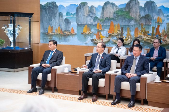 Đại biểu tham dự cuộc tiếp