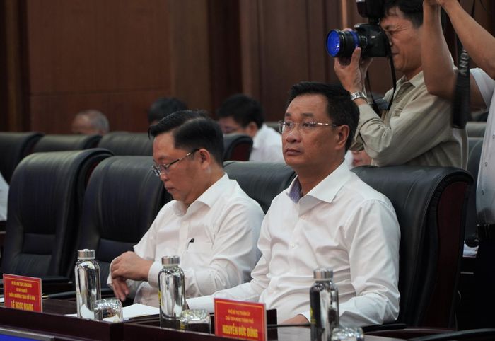 Bí thư Thành ủy, Trưởng Đoàn ĐBQH thành phố Lê Ngọc Quang tham dự kỳ họp