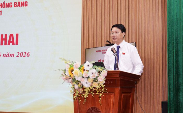 Bí thư Đảng ủy phường Nguyễn Văn Tuấn phát biểu chỉ đạo tại kỳ họp. Ảnh: Hoàng Tùng