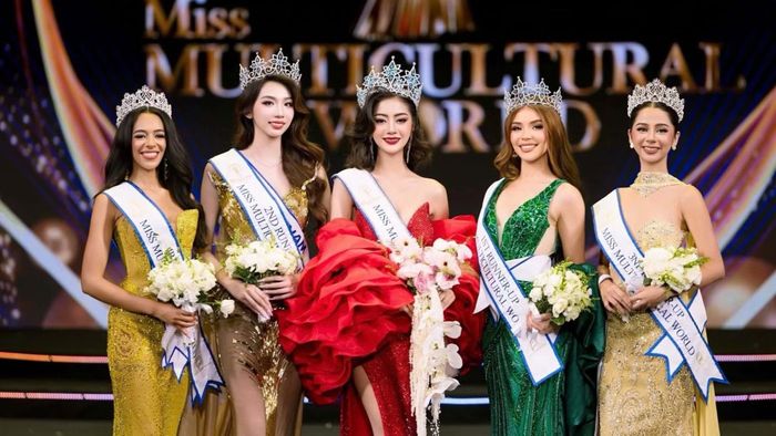 Hoa hậu và các Á hậu của cuộc thi Hoa hậu Văn hóa thế giới 2026.