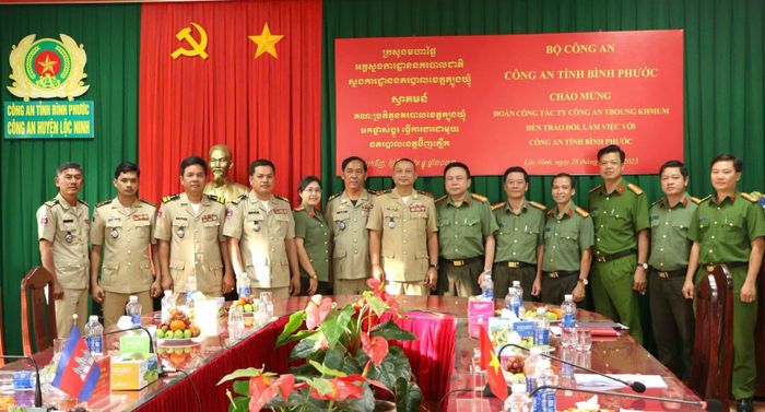 Công tác phối hợp trong việc bảo vệ an ninh quốc gia và phòng chống tội phạm với Công an địa bàn giáp ranh biên giới Campuchia được thực hiện đạt hiệu quả cao.