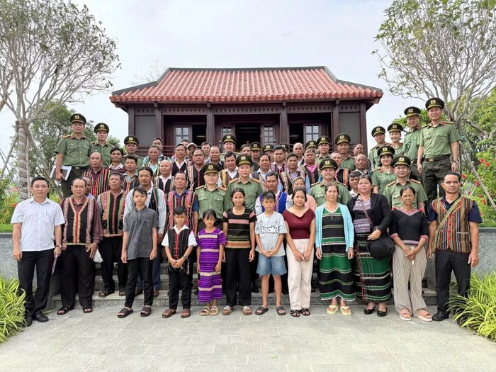 Phòng An ninh nội địa, Công an TP Đồng Nai tích cực hỗ trợ, giúp đỡ bà con, nhất là đồng bào các dân tộc thiểu số phát triển kinh tế, giữ gìn an ninh, trật tự, góp phần nâng cao đời sống vật chất, văn hóa, tinh thần cho người dân.