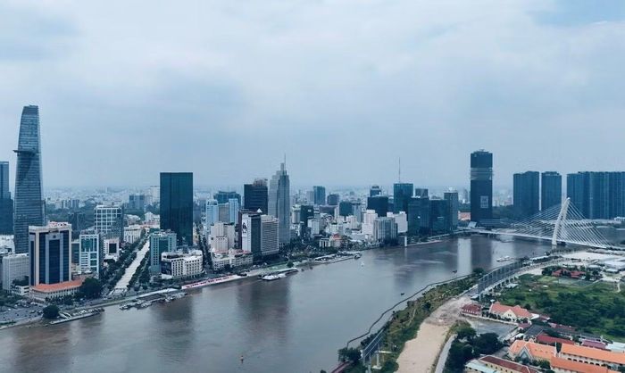 Không gian thành phố dọc 2 bên bờ sông Sài Gòn.