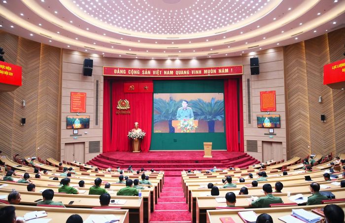 Các đại biểu dự điểm cầu Ủy ban Kiểm tra Trung ương nghe Thứ trưởng Lê Quốc Hùng phát biểu.