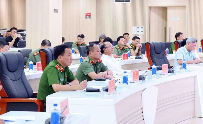 Các đại biểu tham dự hội nghị.