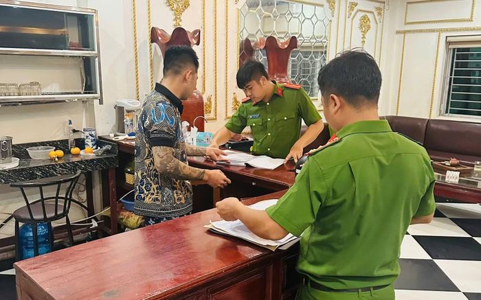 Công an tỉnh Phú Thọ kiểm tra các cơ sở cho thuê lưu trú trên địa bàn.