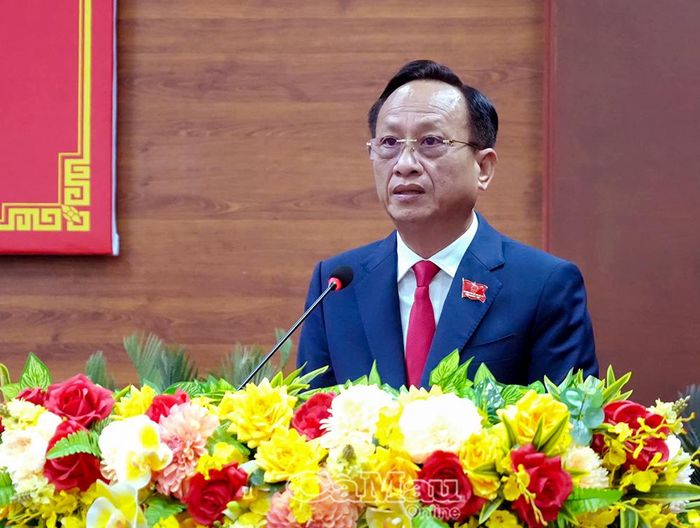 Đồng chí Phạm Văn Thiều, Phó Bí thư Tỉnh ủy, Chủ tịch HĐND tỉnh, phát biểu khai mạc kỳ họp.