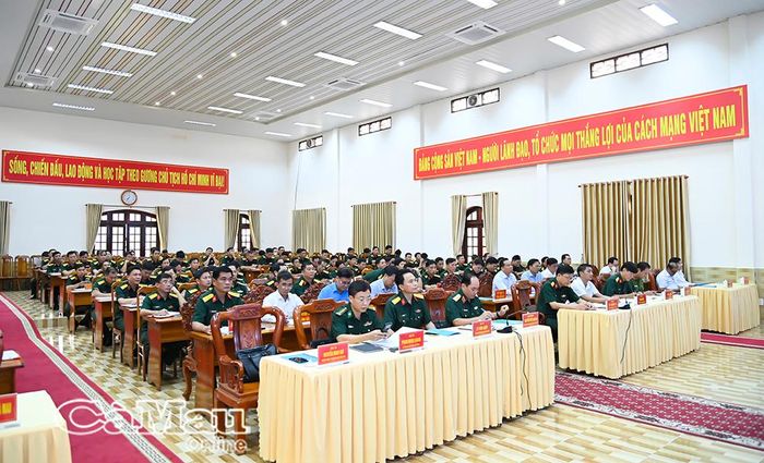 Tham dự hội nghị có lãnh đạo các sở, ban, ngành tỉnh và thủ trưởng các cơ quan, đơn vị.
