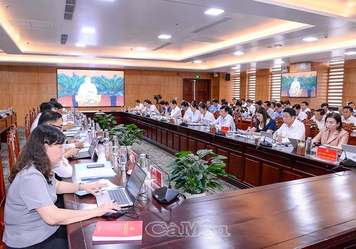 Các đại biểu tham dự hội nghị tại điểm cầu tỉnh Cà Mau.
