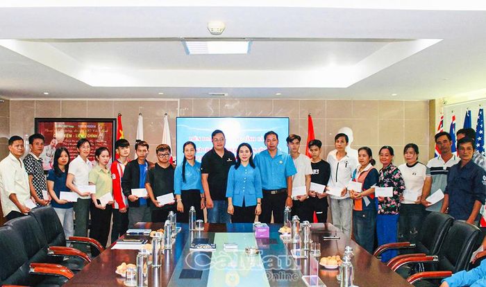 Những phần quà là nguồn động viên thiết thực, thể hiện sự quan tâm của tổ chức Công đoàn đối với đoàn viên, người lao động có hoàn cảnh khó khăn.