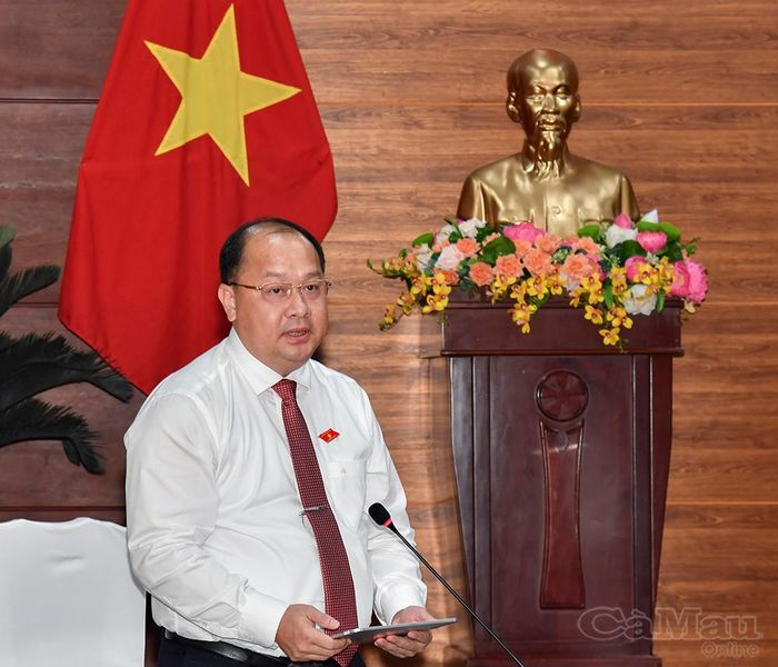  Ông Nguyễn Phương Bắc, Giám đốc Sở Khoa học và Công nghệ, trả lời chất vấn về tình hình triển khai nhiệm vụ phát triển khoa học - công nghệ, đổi mới sáng tạo và chuyển đổi số trên địa bàn tỉnh.