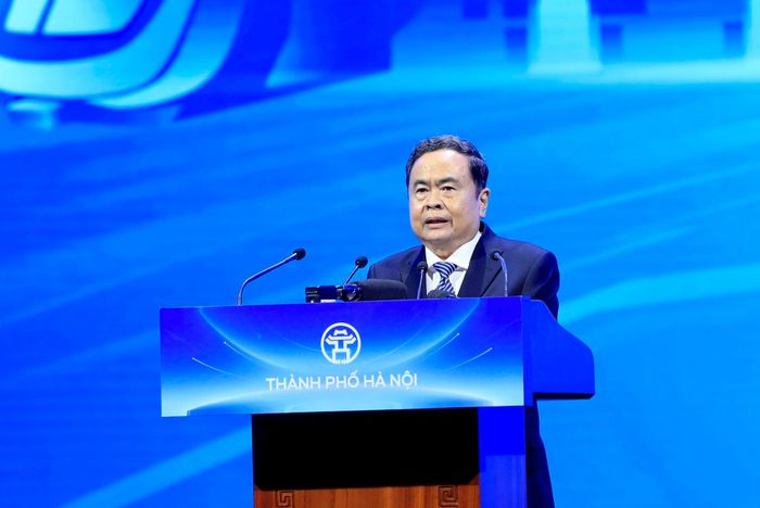 Chủ tịch Quốc hội Trần Thanh Mẫn nhấn mạnh, Hà Nội cần chuyển hóa nhanh các định hướng của quy hoạch thành những chương trình, dự án và công trình cụ thể. Ảnh: hanoi.gov.vn
