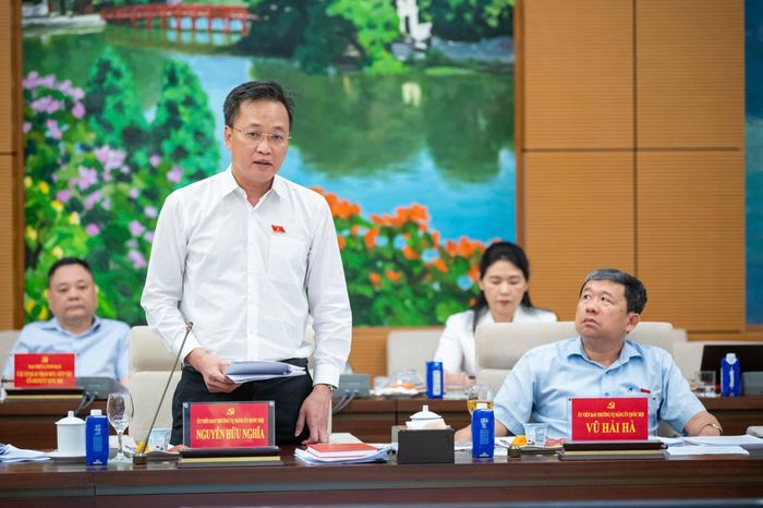 Ủy viên Ban Chấp hành Trung ương Đảng, Ủy viên Ban Thường vụ Đảng ủy Quốc hội, Bí thư Đảng ủy, Tổng Kiểm toán nhà nước Nguyễn Hữu Nghĩa tham gia ý kiến về 2 Dự thảo Quy chế phối hợp. Ảnh: Phạm Thắng