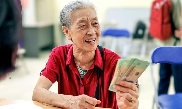 Tỉ lệ hưởng lương hưu tương ứng với 20 năm đóng BHXH theo quy định của Luật BHXH năm 2024: 55% đối với lao động nữ, 45% đối với lao động nam. Ảnh minh họa.
