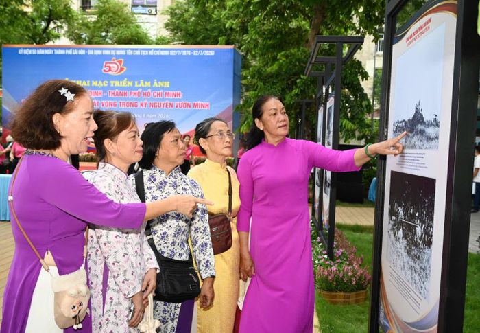 Mỗi hình ảnh đều tái hiện hành trình đấu tranh, xây dựng và phát triển của Thành phố qua các thời kỳ. Ảnh: Quốc Thanh.