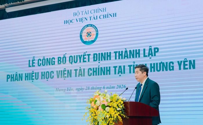 Giám đốc Học viện Tài chính Nguyễn Đào Tùng phát biểu tại buổi lễ.