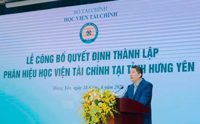 Thứ trưởng Bộ Tài chính Cao Anh Tuấn phát biểu chỉ đạo tại buổi lễ.