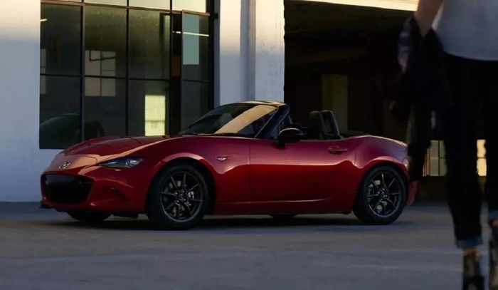 Mazda MX-5 ra mắt phiên bản nâng cấp.