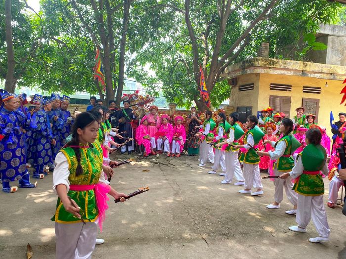 Ngày 17/6/2016, lễ hội đình Chèm đã được Bộ VHTT&amp;DL trao bằng công nhận là di sản Văn hóa phi vật thể Quốc gia. Ảnh: Hồng Hà